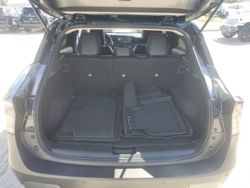 Used 2025 Nissan Kicks SR FWD image 13