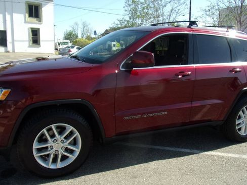 Used 2017 Jeep Grand Cherokee Laredo w/ Quick Order Package 2BE RWD image 5