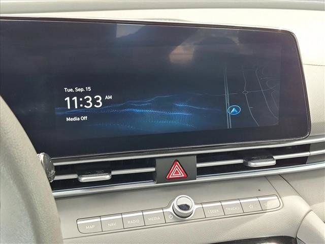 Used 2024 Hyundai Elantra SEL FWD image 13