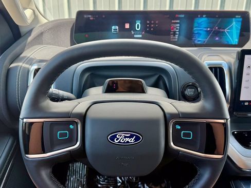 New 2027 Ford Expedition Platinum w/ Driver's Package AWD/4WD image 30