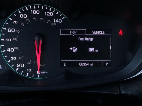 Used 2019 Chevrolet Trax LT w/ LT Convenience Package FWD image 36