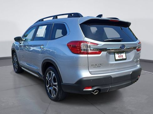 Used 2025 Subaru Ascent Touring AWD/4WD image 5