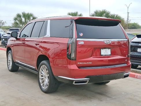 Used 2022 Cadillac Escalade Premium Luxury w/ Performance Package image 4