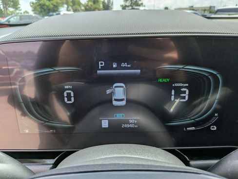 Certified 2024 Kia Niro FWD image 35