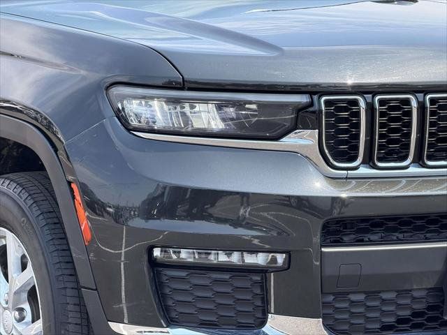Used 2023 Jeep Grand Cherokee L Limited AWD/4WD image 12