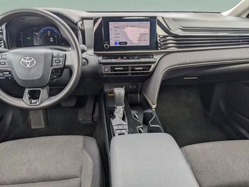 Used 2025 Toyota Camry LE FWD image 19