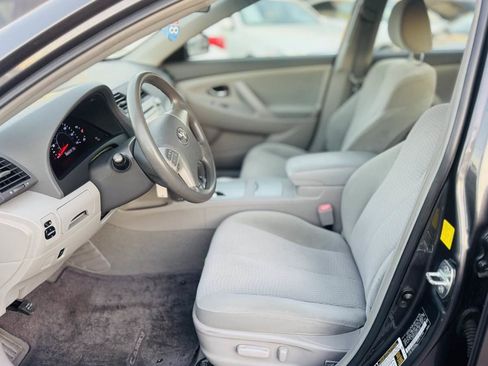 Used 2011 Toyota Camry LE image 15