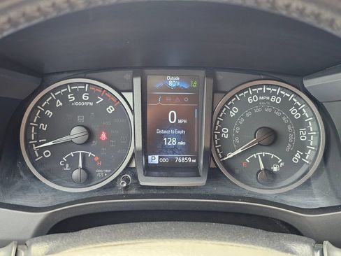 Used 2021 Toyota Tacoma TRD Off-Road AWD/4WD image 28