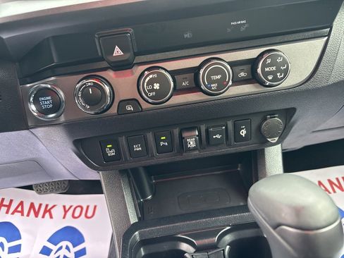 Used 2020 Toyota Tacoma TRD Off-Road image 11