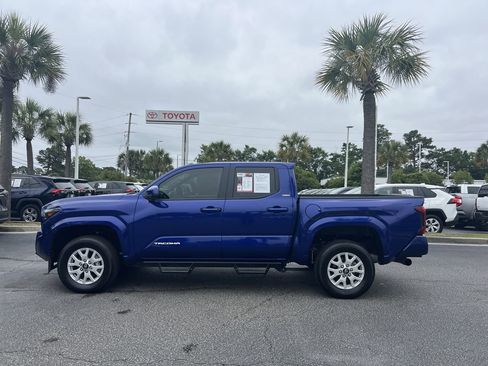 Used 2025 Toyota Tacoma SR5 AWD/4WD image 7