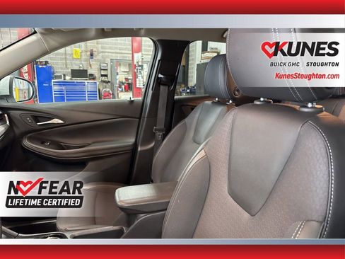 Used 2025 Buick Encore GX Preferred image 24