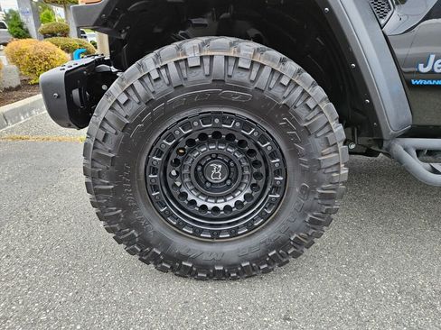 Used 2023 Jeep Wrangler Unlimited Rubicon 4xe w/ Steel Bumper Group AWD/4WD image 9