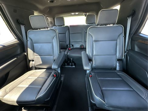 Used 2024 Chevrolet Tahoe Premier AWD/4WD image 14