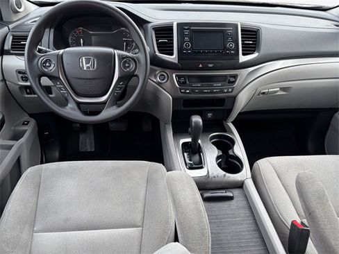 Used 2018 Honda Pilot LX image 10