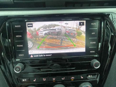 Used 2021 Volkswagen Passat 2.0T SE image 6