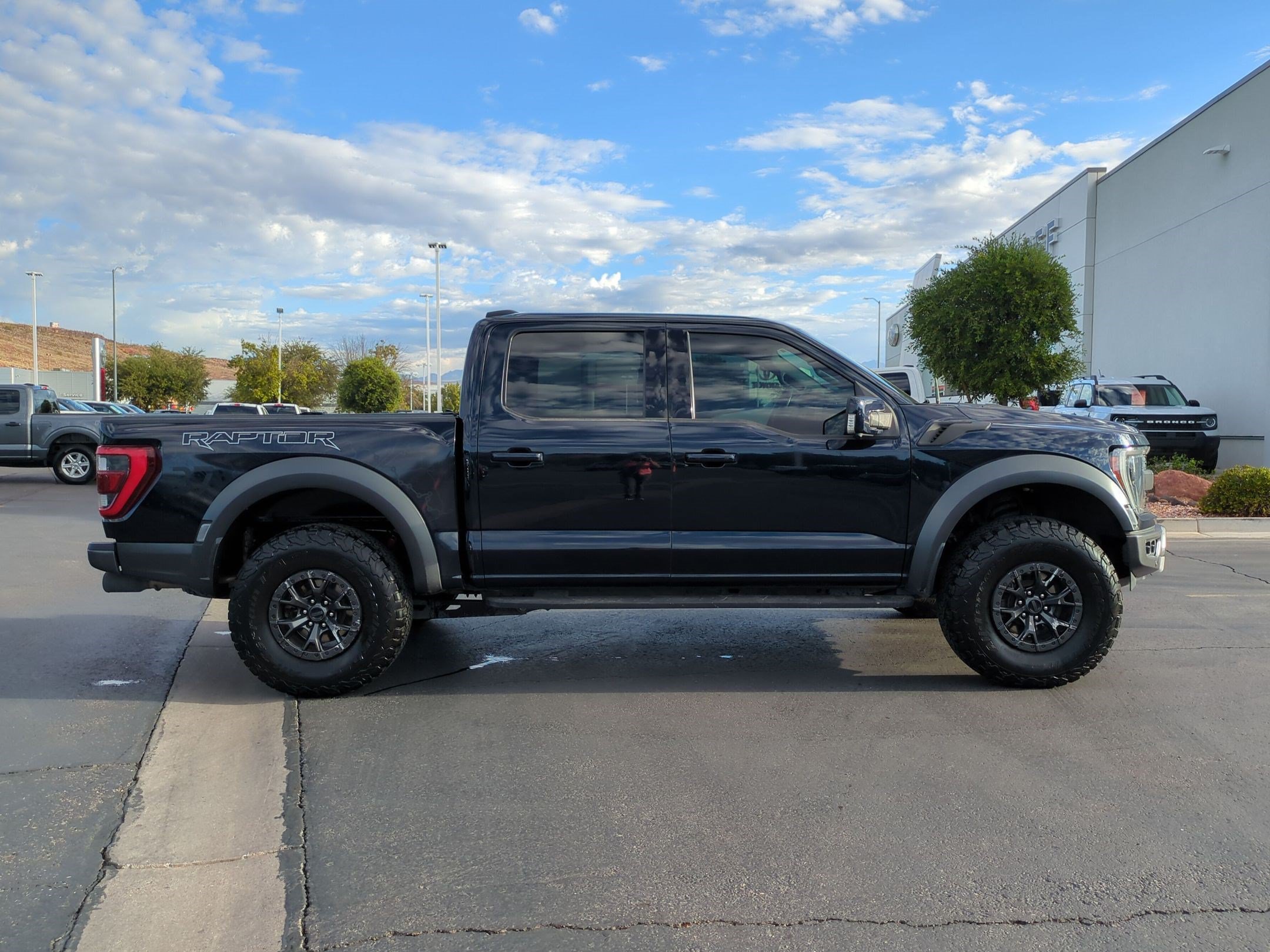 Used 2021 Ford F150 Raptor w/ Raptor 37 Performance Package AWD/4WD image 2