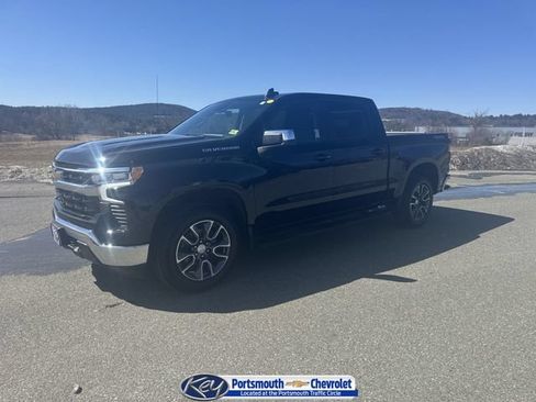 Used 2022 Chevrolet Silverado 1500 LT AWD/4WD image 1