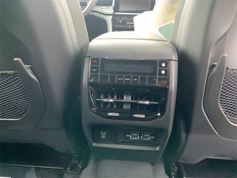 New 2025 Jeep Grand Cherokee L Altitude image 34