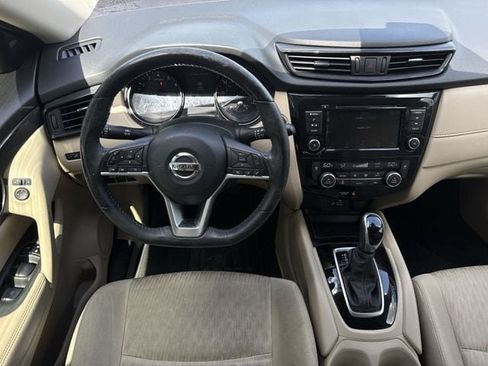 Used 2019 Nissan Rogue SV FWD image 12