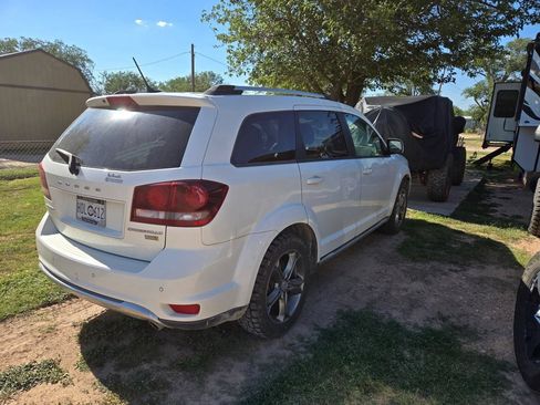 Used 2017 Dodge Journey Crossroad FWD image 3