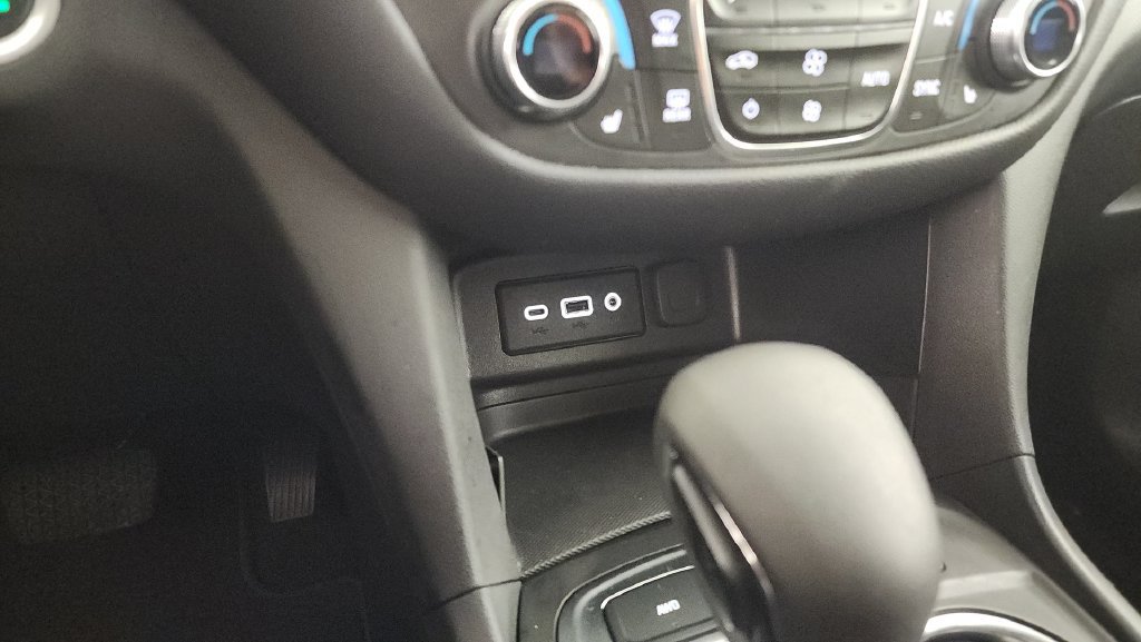 Used 2024 Chevrolet Equinox LT AWD/4WD image 16