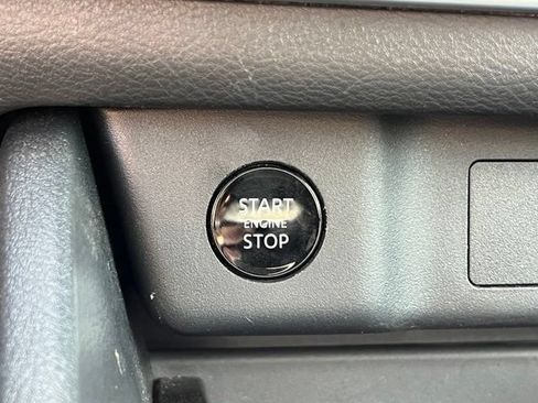 Used 2024 Nissan Rogue S AWD/4WD image 31