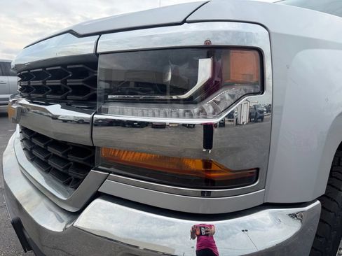 Used 2018 Chevrolet Silverado 1500 LT w/ All Star Edition AWD/4WD image 9