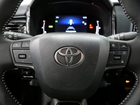 Used 2026 Toyota Camry SE image 15