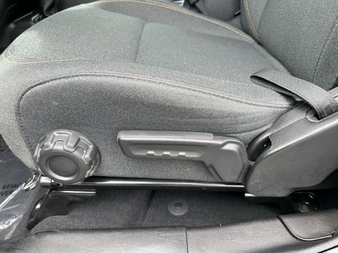 Used 2025 Jeep Wrangler Unlimited Sahara AWD/4WD image 14