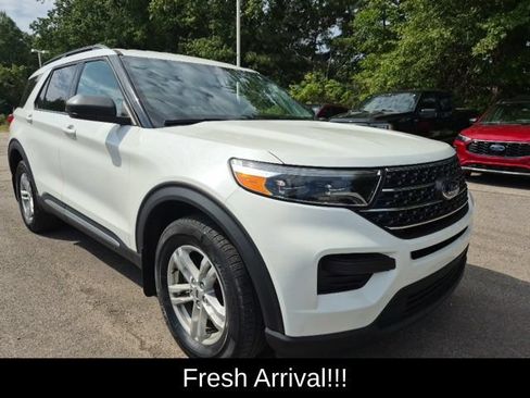 Used 2024 Ford Explorer XLT AWD/4WD image 7