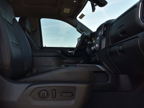 Used 2021 GMC Sierra 2500 Denali w/ Denali Ultimate Package image 11