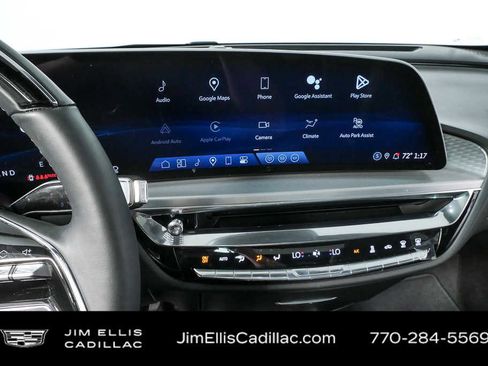 Used 2024 Cadillac Lyriq Sport image 13