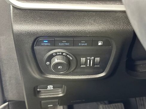 Used 2022 Jeep Grand Cherokee Limited 4xe w/ Luxury Tech Group II image 19