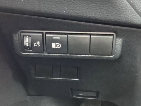 Used 2022 Toyota Corolla Cross LE image 24