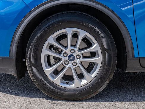 Used 2020 Ford Escape SE image 32