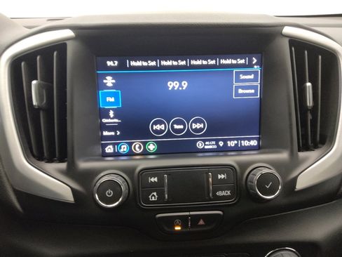 Used 2022 GMC Terrain SLT image 25