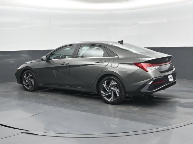 Used 2024 Hyundai Elantra Limited FWD image 25
