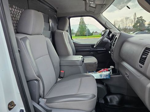 Used 2019 Nissan NV 3500 SL w/ Navigation Package image 9