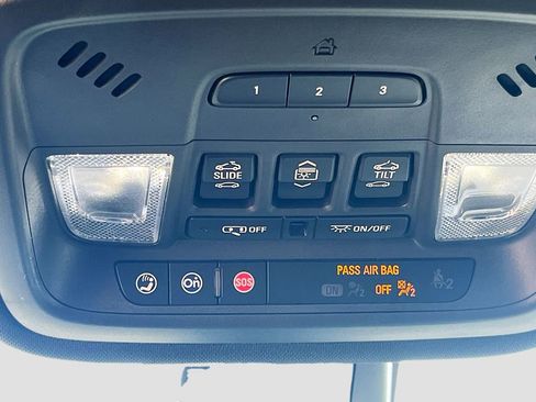 Used 2023 Chevrolet Traverse Premier w/ Redline Edition AWD/4WD image 23