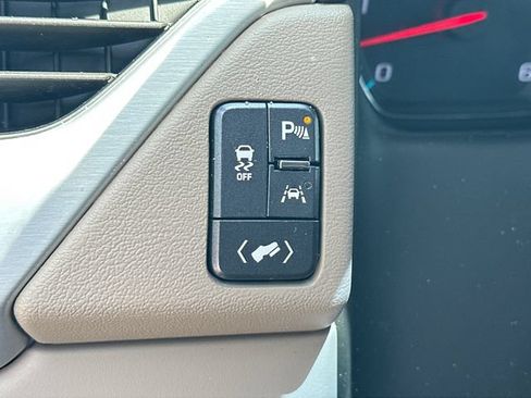 Used 2019 GMC Yukon XL SLT w/ Open Road Package RWD image 23