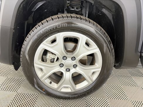 Used 2023 Jeep Renegade Limited w/ Sun/Sound Group AWD/4WD image 13
