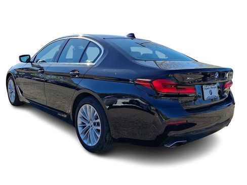 Certified 2023 BMW 530i xDrive w/ Premium Package AWD/4WD image 4