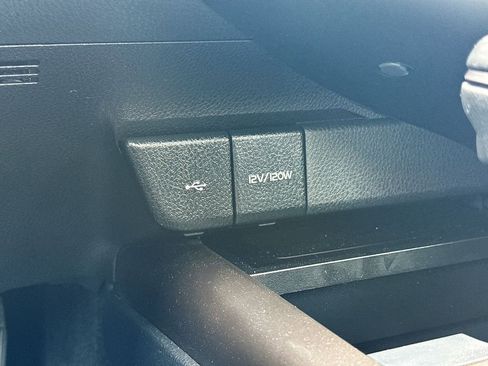 Used 2021 Toyota Camry XSE FWD image 30