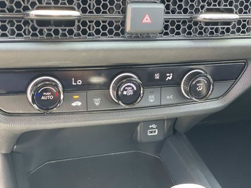 Certified 2024 Honda HR-V LX image 9