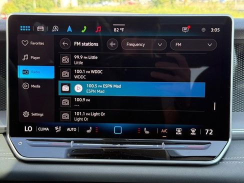 New 2025 Volkswagen Tiguan SE image 6