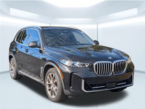 Used 2024 BMW X5 xDrive40i w/ Premium Package image 8