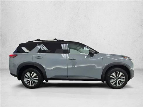 Used 2024 Nissan Pathfinder SL AWD/4WD image 4