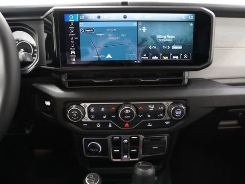 New 2025 Jeep Gladiator Sport image 22