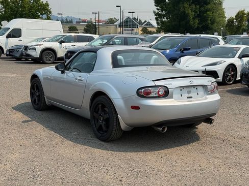 Used 2007 MAZDA MX-5 Miata Touring RWD image 3