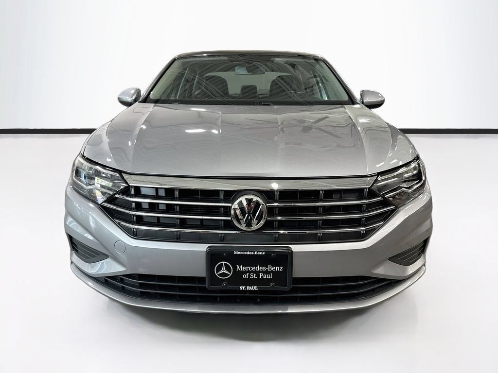 Used 2019 Volkswagen Jetta SE w/ Cold Weather Package FWD image 2